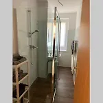 Moderne Fuer 5 Gaeste In *
