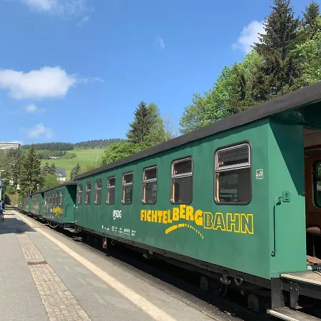 Moderne Fuer 5 Gaeste In *