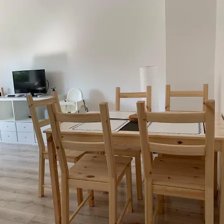 Moderne Fuer 5 Gaeste In Apartmán