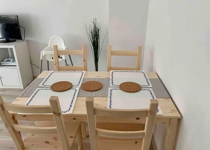 Moderne Fuer 5 Gaeste In *