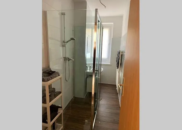 Moderne Fuer 5 Gaeste In *